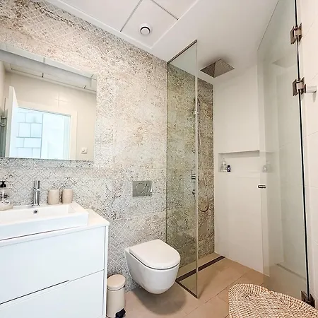 2-bed With Beautiful Views Apartman *